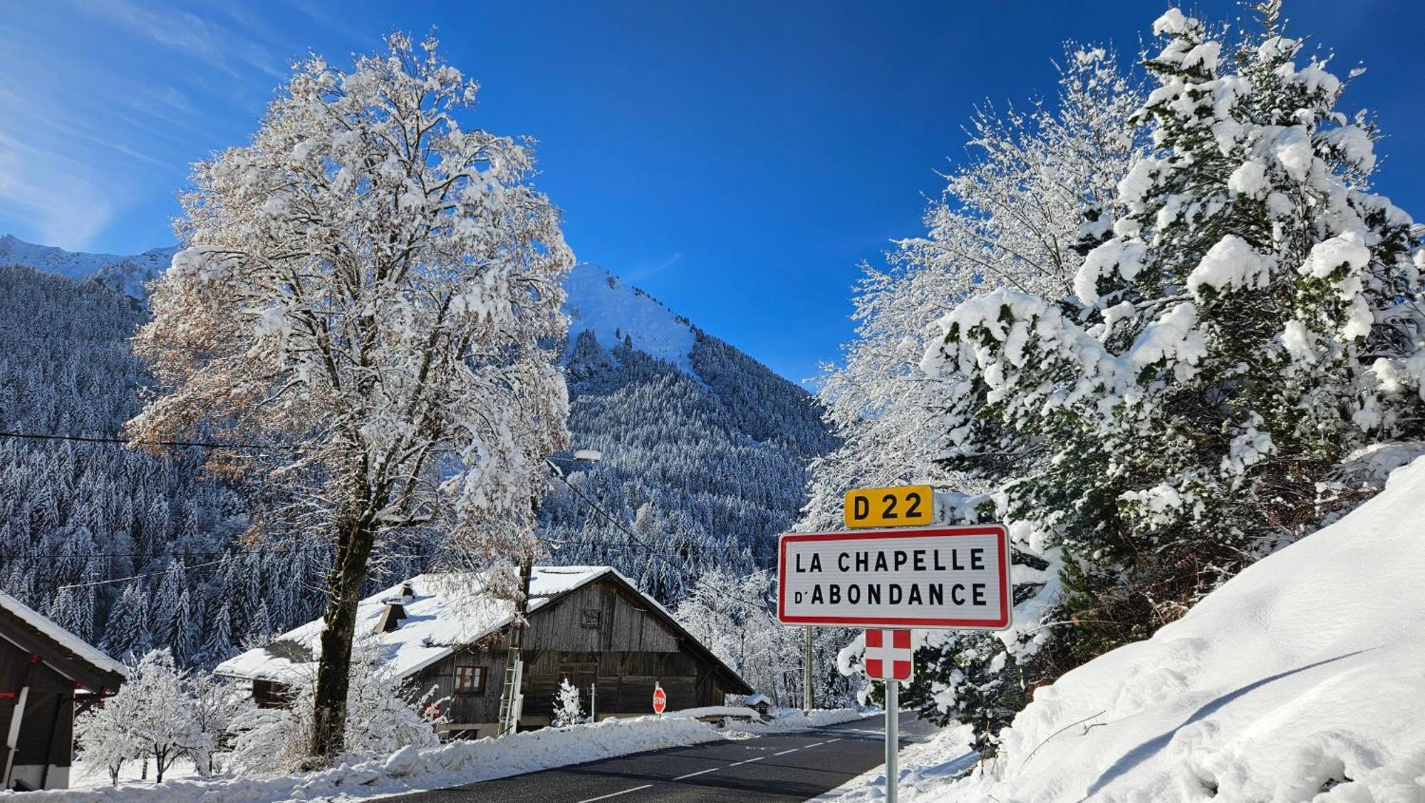 Demi-Chalet Vadel La Panthiaz 15 Pers 5 Chambres La Chapelle-d'Abondance Luaran gambar
